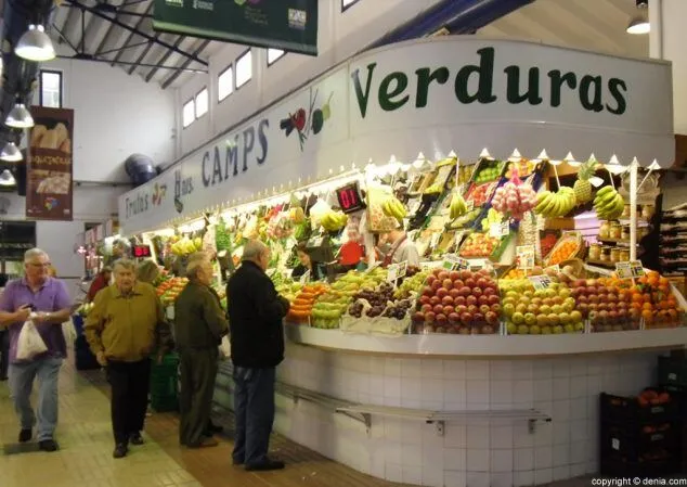 Mercat-de-Dénia-Frutas-y-verduras-634x449-1
