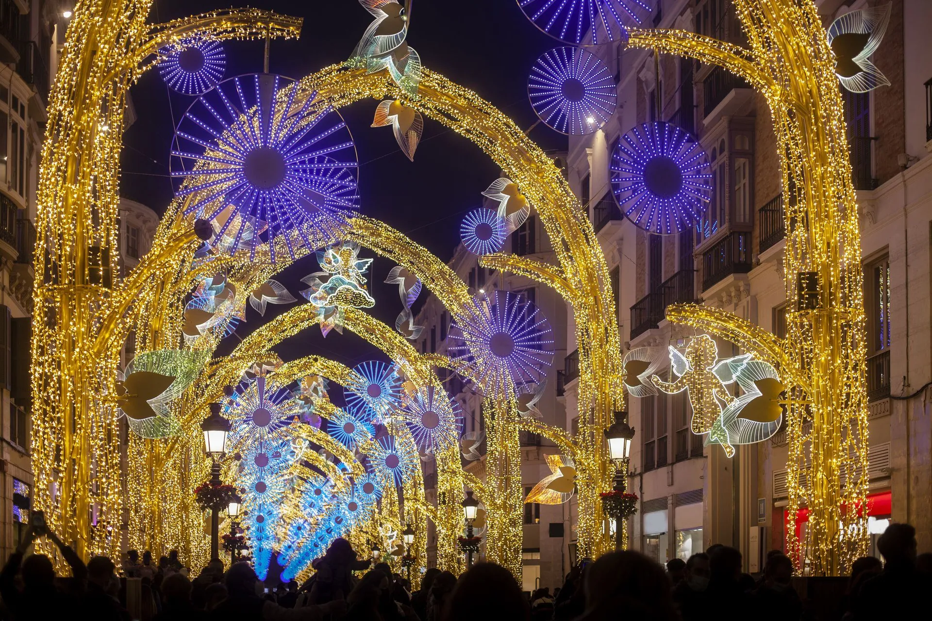 How do people celebrate Christmas in Spain?