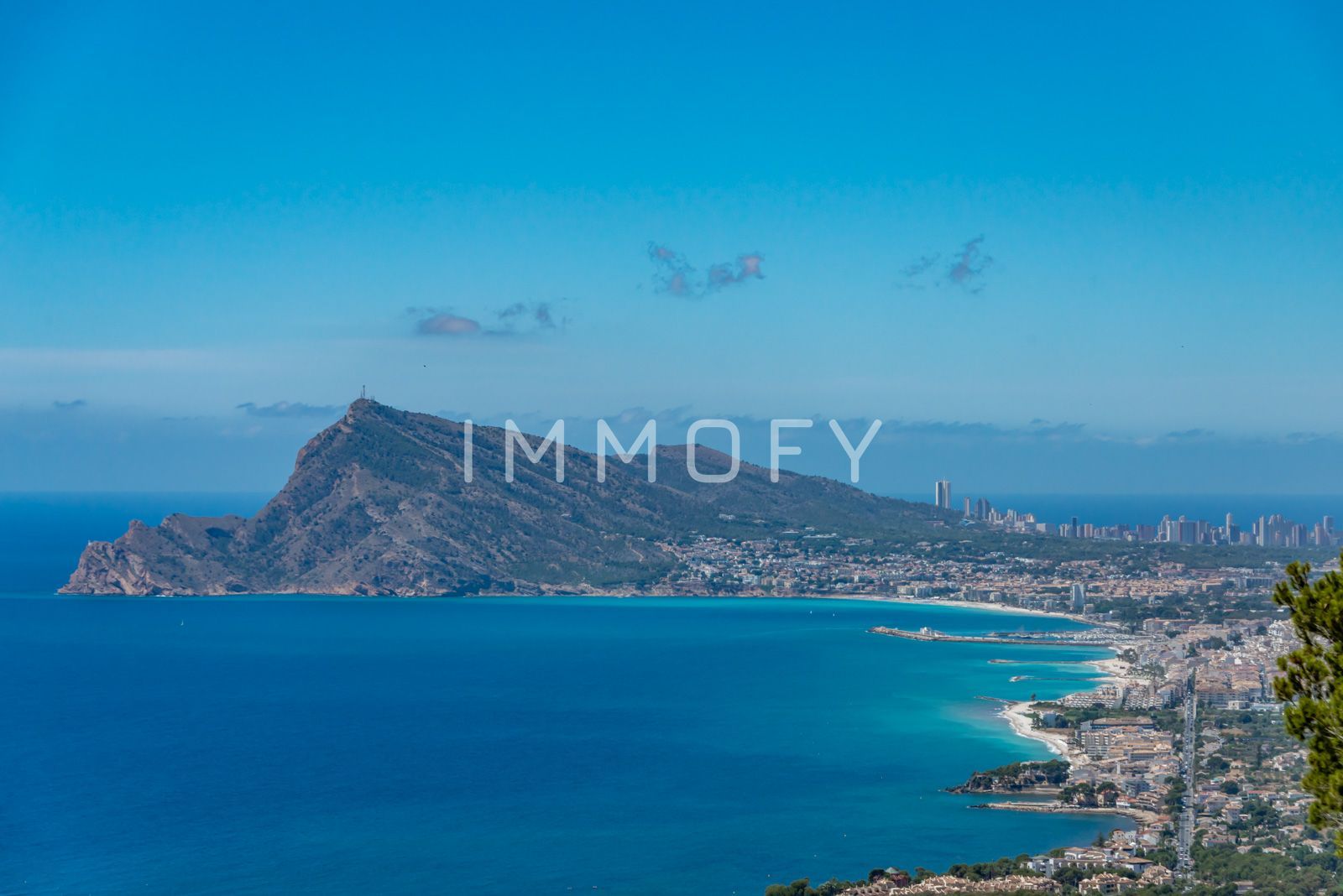 https://immofy-content-storage.s3.eu-west-3.amazonaws.com/large/1a16b98e-b8e4-4d56-9149-b31d196243c8
