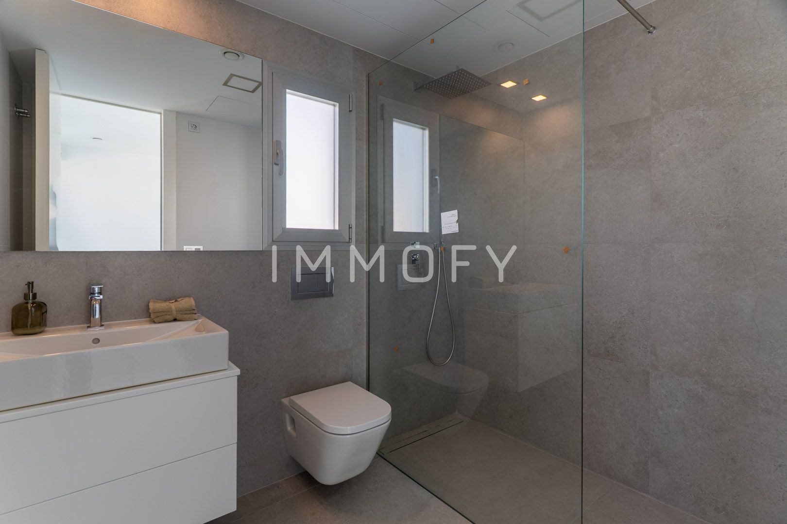 https://immofy-content-storage.s3.eu-west-3.amazonaws.com/large/39f10960-2f17-4f70-88d8-f13434ba7fd1