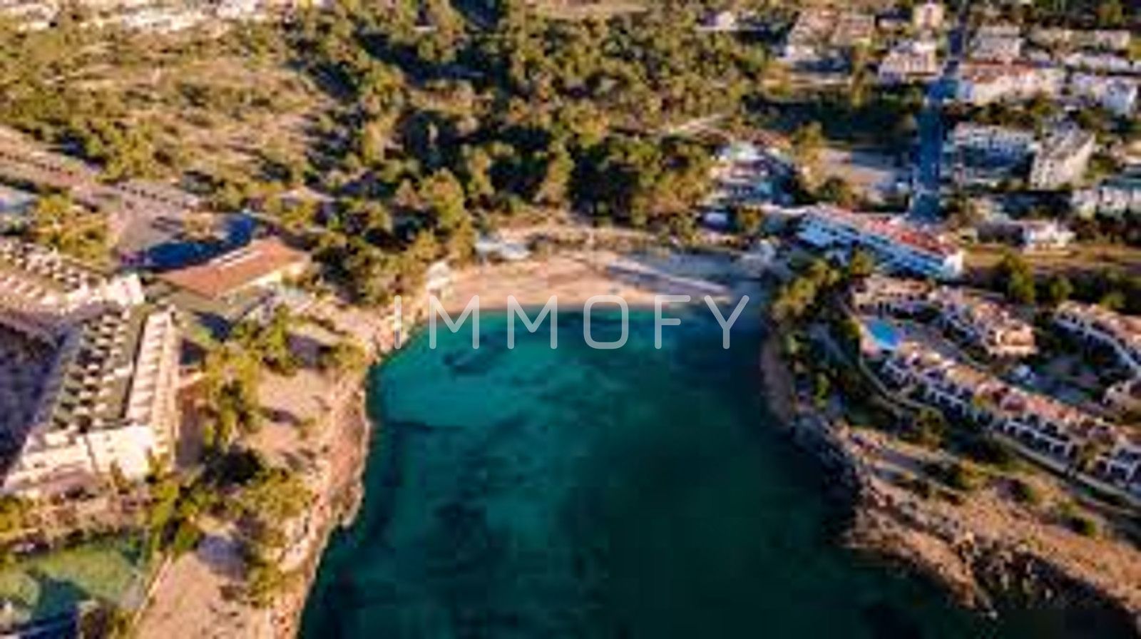 https://immofy-content-storage.s3.eu-west-3.amazonaws.com/large/43441243-6ae3-46c7-871c-dd263f3a159b