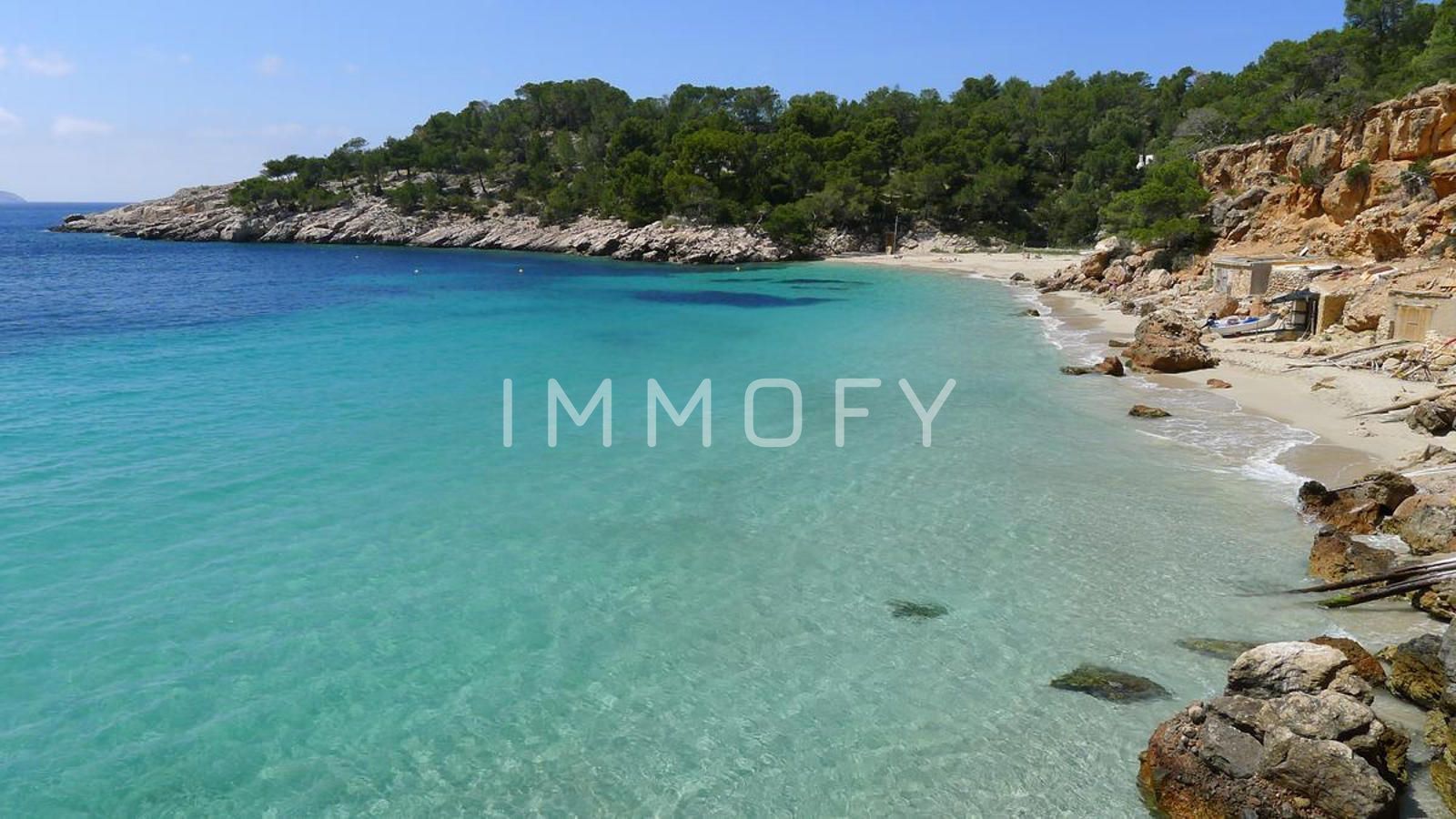 https://immofy-content-storage.s3.eu-west-3.amazonaws.com/large/537dfc94-e2df-4620-b3ac-dd7cff1a67bb