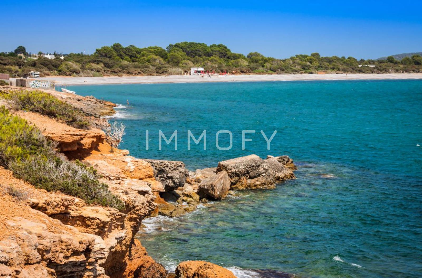 https://immofy-content-storage.s3.eu-west-3.amazonaws.com/large/5cb469a0-829b-443f-a539-cd98fcec7046