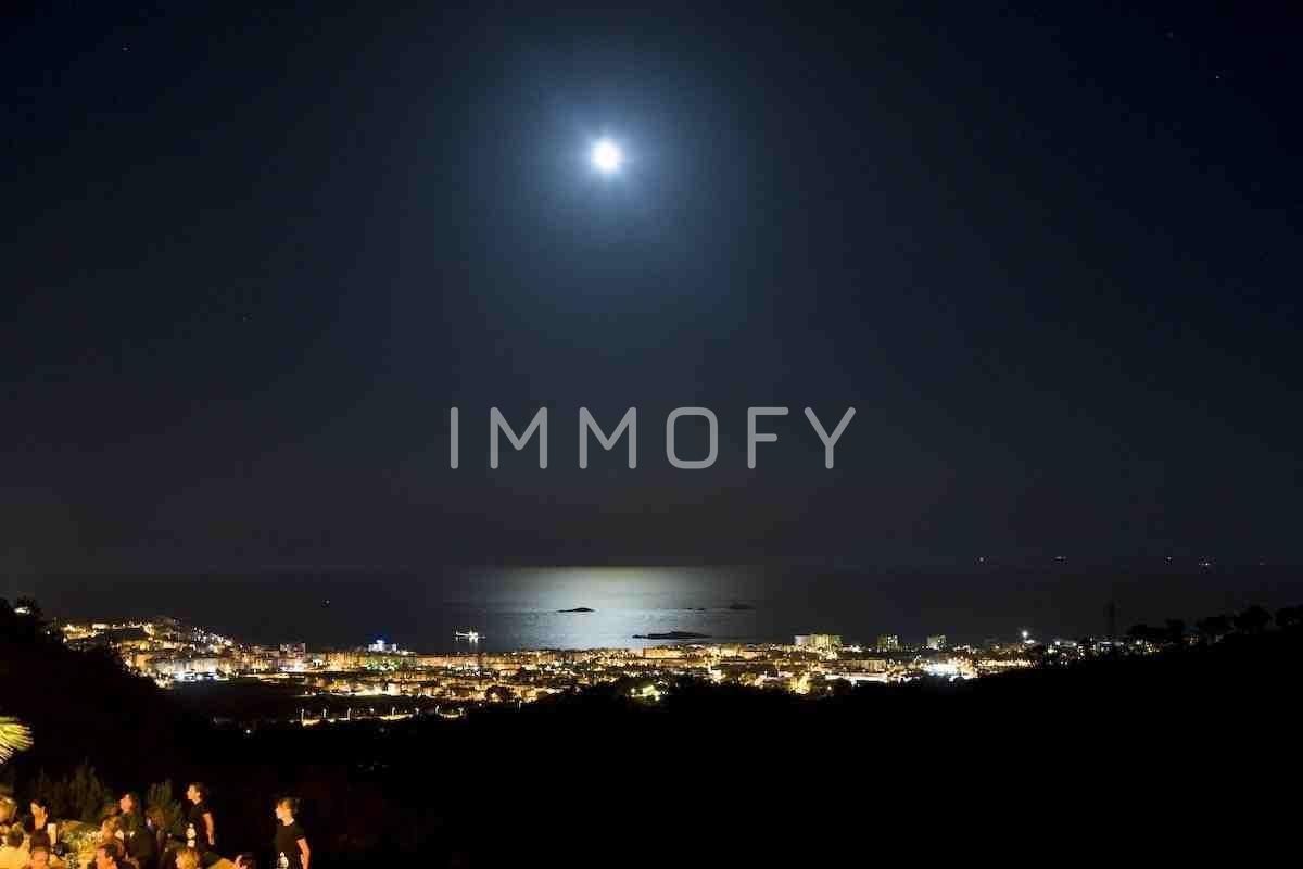 https://immofy-content-storage.s3.eu-west-3.amazonaws.com/large/5fdd1951-0ac6-40c8-bbb4-4a7512031f0c