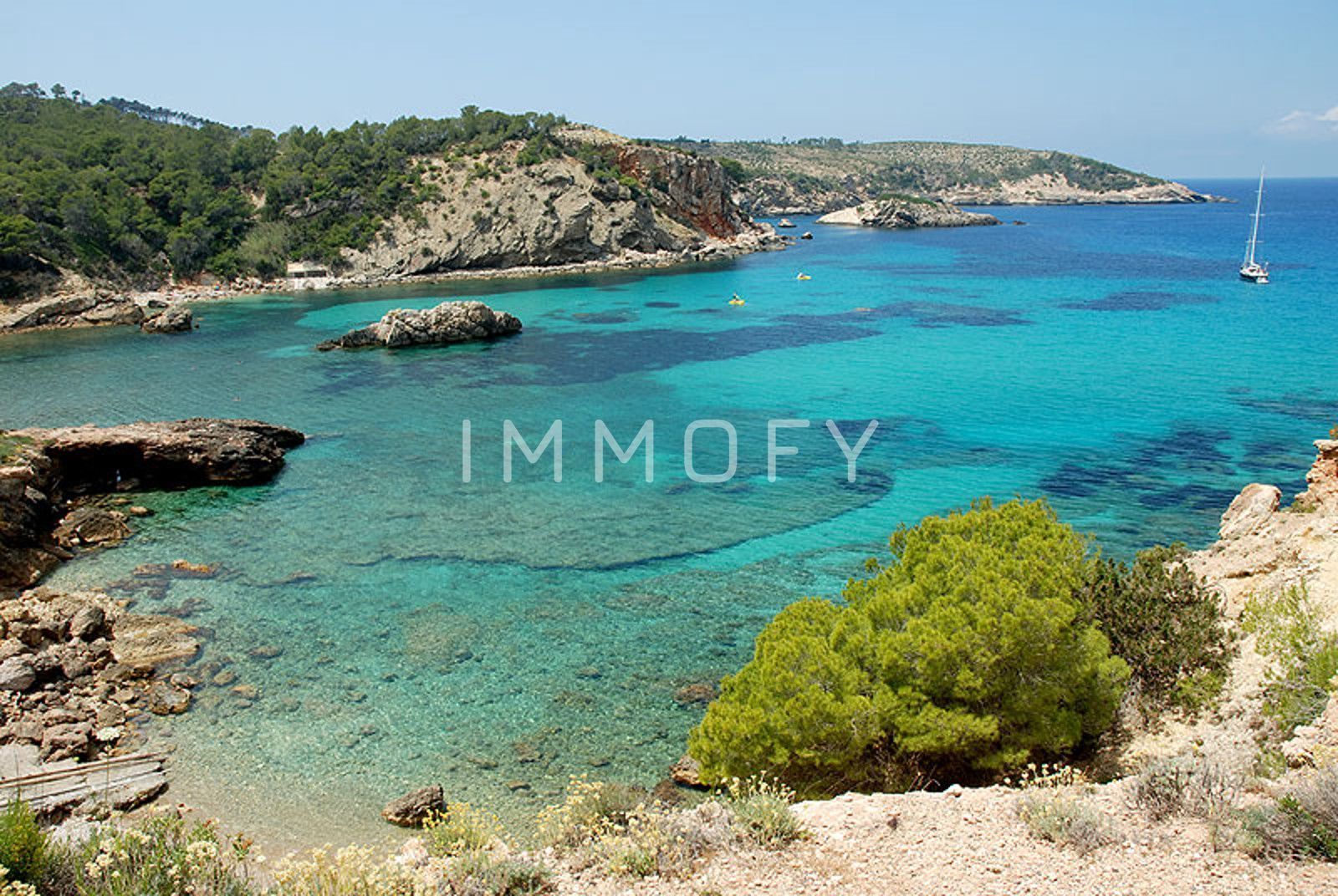 https://immofy-content-storage.s3.eu-west-3.amazonaws.com/large/6dd9d09b-9e4b-4710-92b8-f98e5e764e31