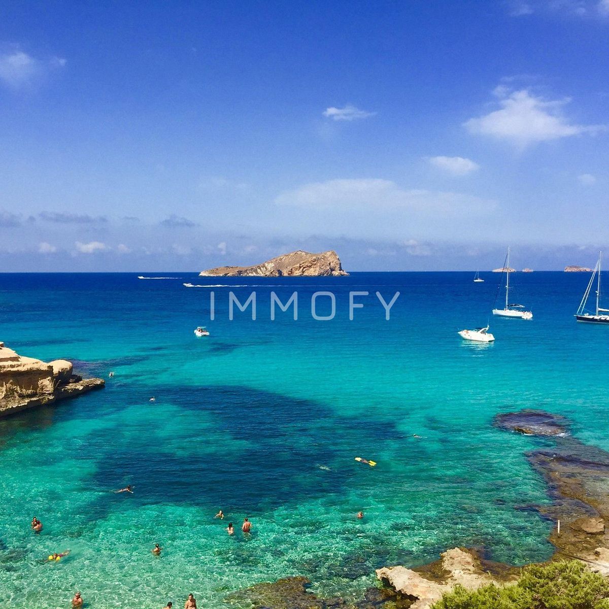 https://immofy-content-storage.s3.eu-west-3.amazonaws.com/large/8211089c-5e63-49c7-8e59-85dc894b1124