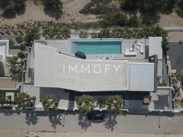 https://immofy-content-storage.s3.eu-west-3.amazonaws.com/large/8dd7b302-1489-4bcd-abc1-1fcb36ea4e03