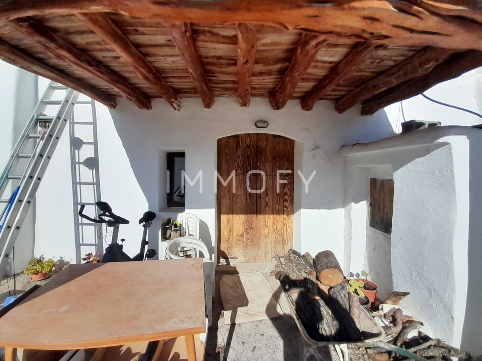 https://immofy-content-storage.s3.eu-west-3.amazonaws.com/large/90c53ed6-3e1b-496e-9084-0f50e647c521