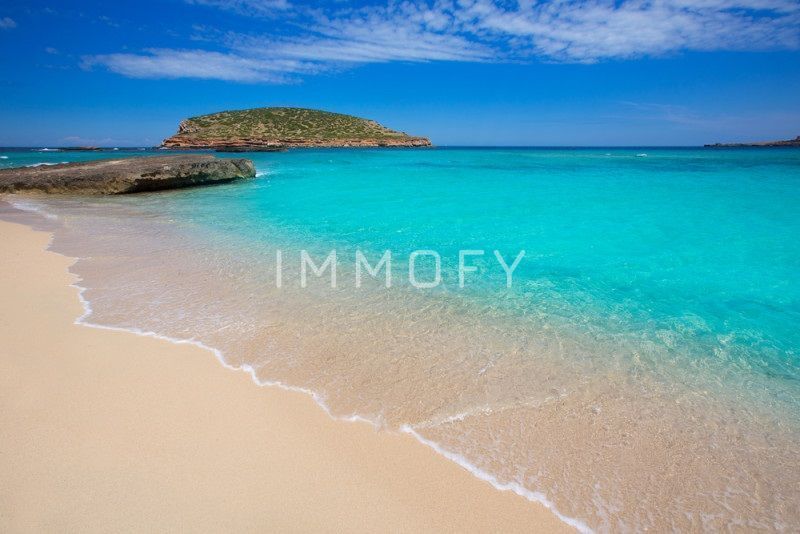 https://immofy-content-storage.s3.eu-west-3.amazonaws.com/large/a89263ed-7f1a-4666-b5b2-18b263a75c4c