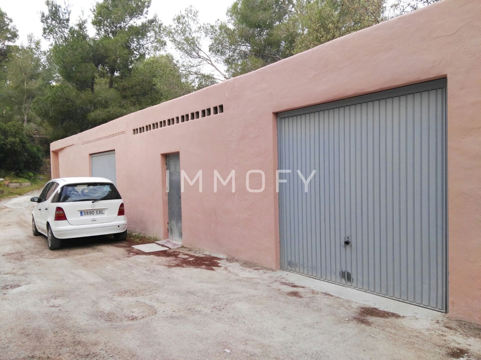 https://immofy-content-storage.s3.eu-west-3.amazonaws.com/large/c2387cdb-b877-440d-b9fa-ab8a48040da2