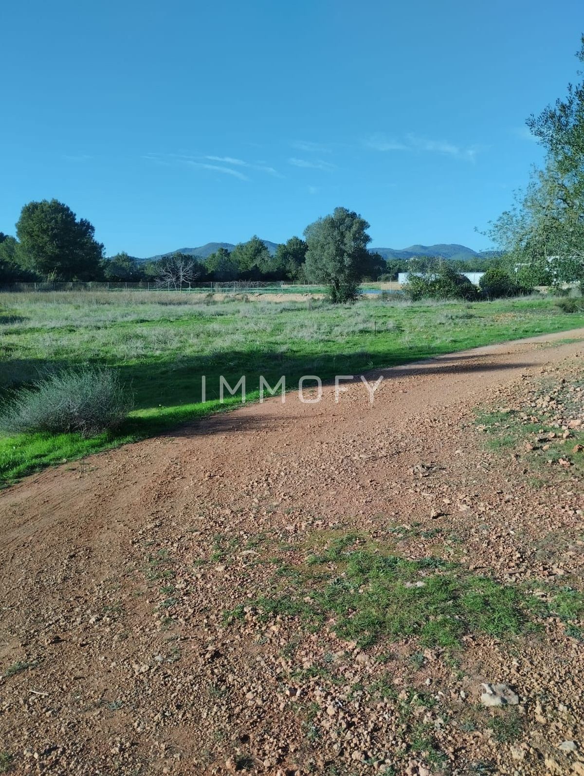 https://immofy-content-storage.s3.eu-west-3.amazonaws.com/large/db4aaa09-1036-4eb2-9b6c-d2be8e9ec9f0